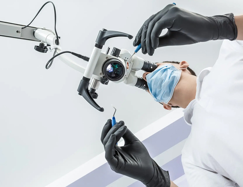 外苑前（東京）の歯医者、Angel総合歯科でブルーラジカル治療